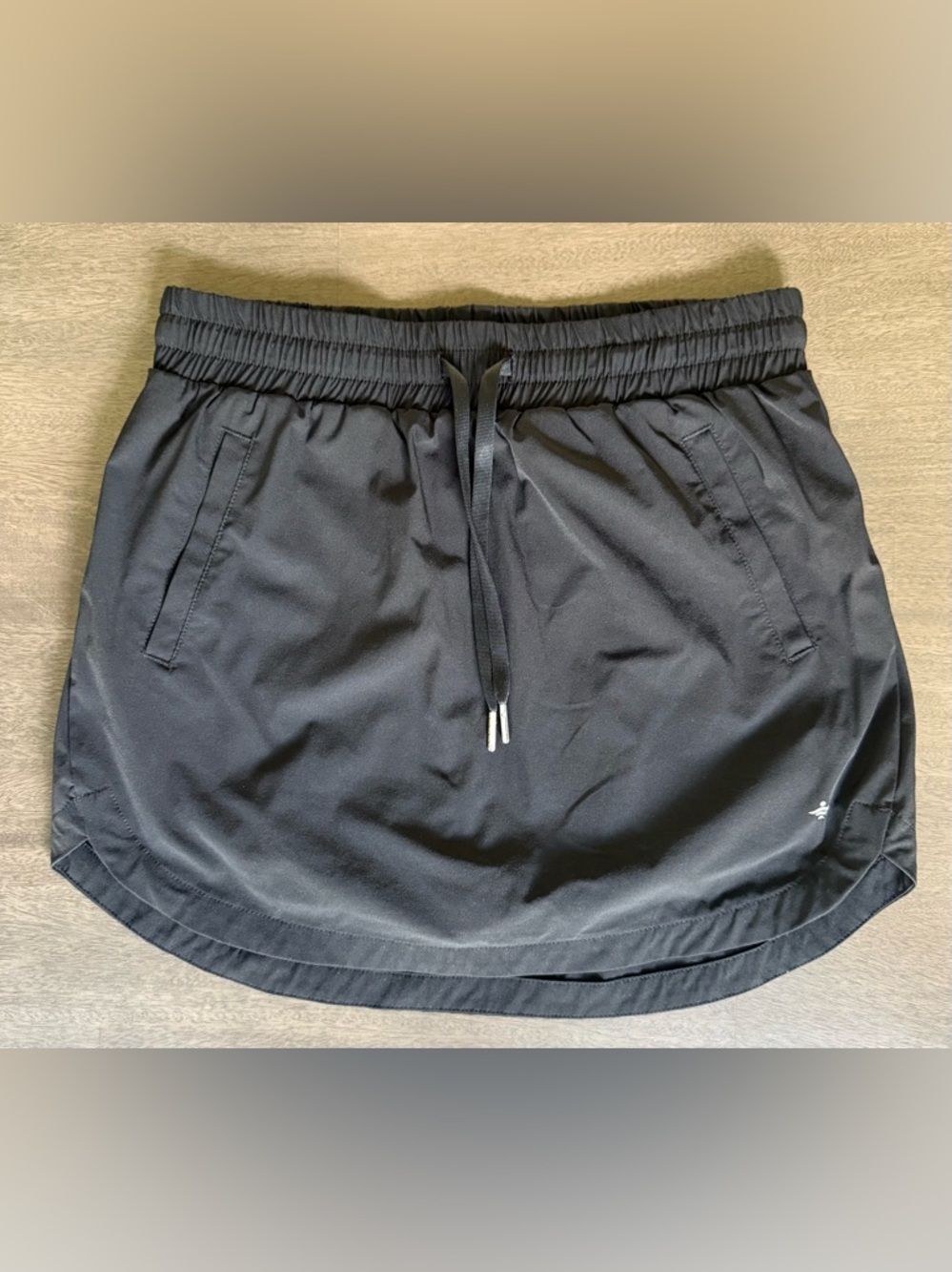 Halara High Waisted Curved Hem Mini Golf Skort Black Women's Size SM - Picture 9 of 14